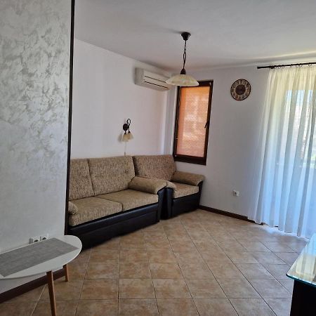 Apartment In The Picturesque Oasis Resort & Spa Лозенец Экстерьер фото