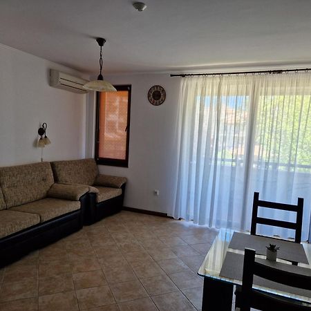 Apartment In The Picturesque Oasis Resort & Spa Лозенец Экстерьер фото