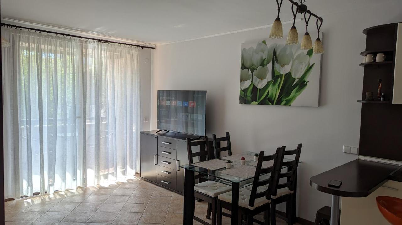 Apartment In The Picturesque Oasis Resort & Spa Лозенец Экстерьер фото