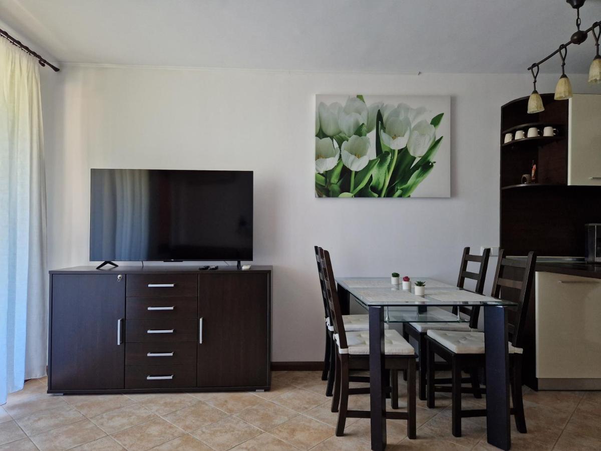 Apartment In The Picturesque Oasis Resort & Spa Лозенец Экстерьер фото